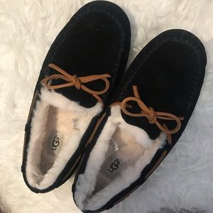 Ugg Dakota Moccasin Slippers w/ Bow - Black